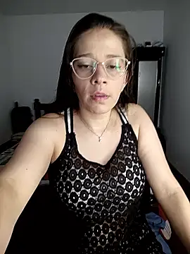 Isabella5 Brown  online show from 01/06/26, 03:49