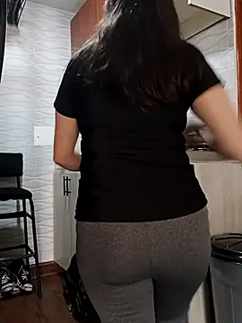 Isabella5 Brown  online show from 02/12/26, 07:46