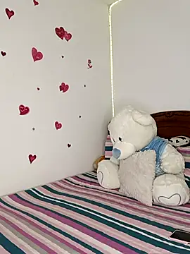 Isabella5 Brown  online show from 02/06/26, 05:42