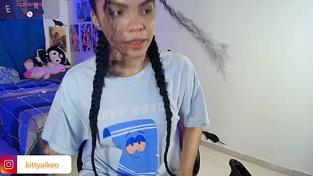 kitty aikooo online show from 11/17/25, 06:06