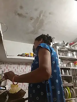 ISHANI-SINGH online show from 10/28/25, 04:06