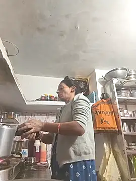 ISHANI-SINGH online show from 11/30/25, 03:40