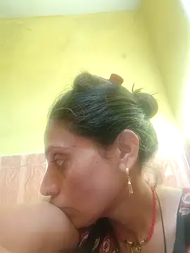 ISHANI-SINGH online show from 04/04/26, 03:02