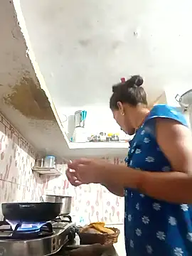 ISHANI-SINGH online show from 06/18/26, 03:16