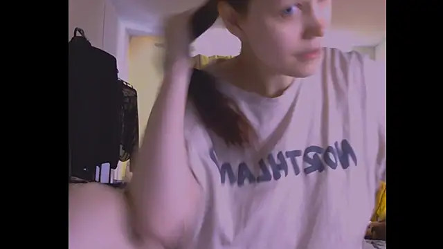 Lunliss online show from 07/25/26, 04:57