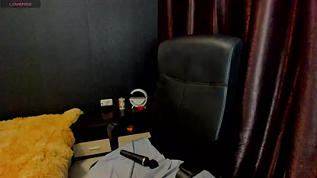 emmamaturre online show from 02/18/25, 10:36