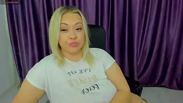 emmamaturre online show from 12/14/24, 05:07