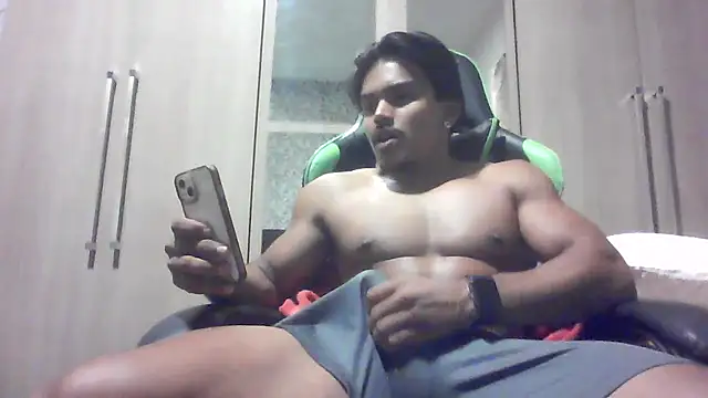 Snapshot of pretoboom14 chatting on 07/09/26, 01:50 pretoboom14 online show from 07/09/26, 01:50