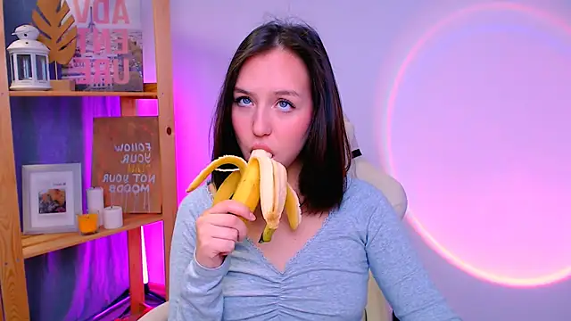 CindySparkl online show from 11/11/25, 05:24