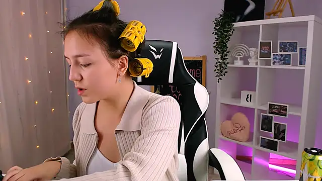 CindySparkl online show from 09/17/25, 04:47