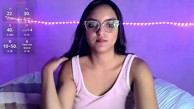 Snapshot of Ari_20_ chatting on 03/24/26, 04:07 Ari 20 online show from 03/24/26, 04:07