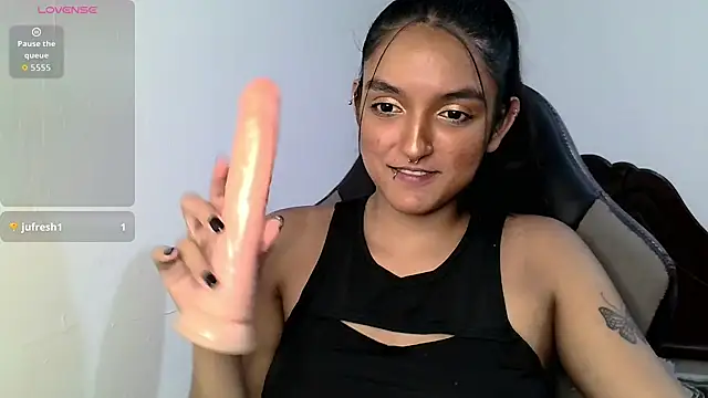 Snapshot of Ari_20_ chatting on 10/01/25, 11:30 Ari 20 online show from 10/01/25, 11:30