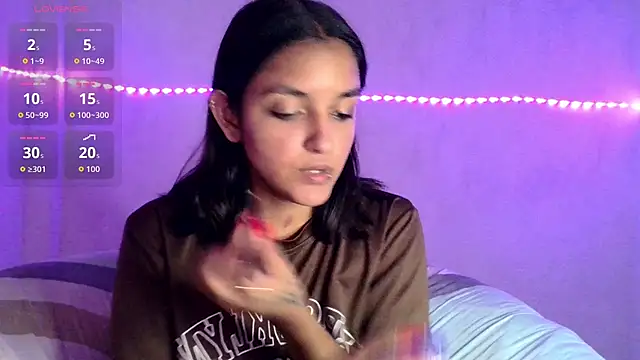 Snapshot of Ari_20_ chatting on 03/23/26, 05:13 Ari 20 online show from 03/23/26, 05:13