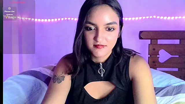 Snapshot of Ari_20_ chatting on 02/18/26, 06:37 Ari 20 online show from 02/18/26, 06:37