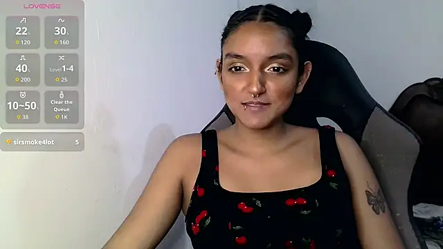 Snapshot of Ari_20_ chatting on 10/07/25, 10:33 Ari 20 online show from 10/07/25, 10:33