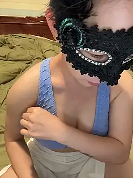 Snapshot of 34E-cocacola chatting on 10/12/25, 02:29 34E-cocacola online show from 10/12/25, 02:29