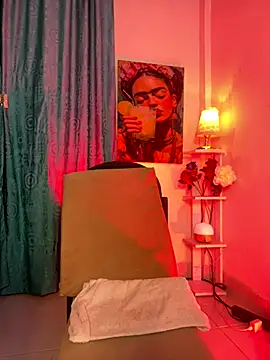 Megan-picozi online show from 11/23/25, 02:32