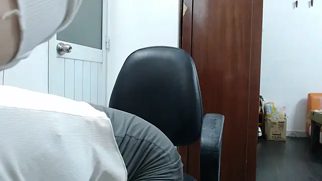 Snapshot of youngmin_09 chatting on 02/03/26, 02:53 youngmin 09 online show from 02/03/26, 02:53