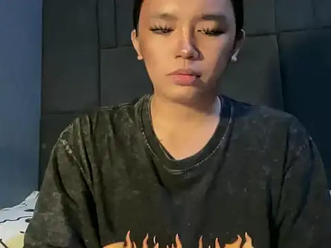 Claudia Johnson online show from 11/14/25, 02:26