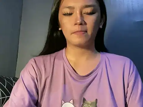 Claudia Johnson online show from 12/21/25, 05:42