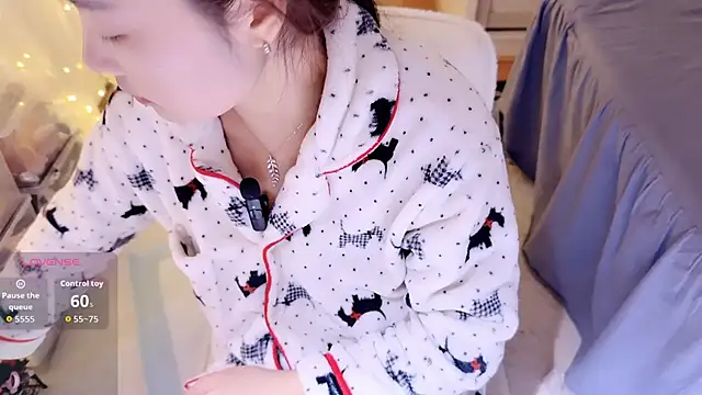 charlotte520 online show from 11/26/25, 05:18