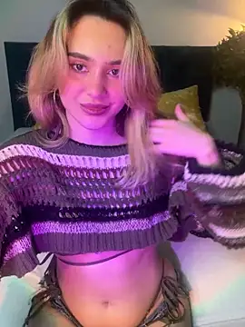 Snapshot of Chloe_Ravens chatting on 09/12/25, 08:08 Chloe Ravens online show from 09/12/25, 08:08