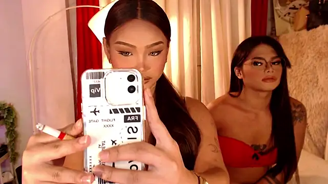 Snapshot of _MaxcineMalkova_ chatting on 11/18/25, 12:19 MaxcineMalkova online show from 11/18/25, 12:19