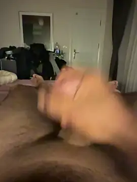 Snapshot of adonis_00 chatting on 11/09/25, 06:56 adonis 00 online show from 11/09/25, 06:56