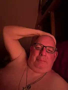 Snapshot of CharlieWeaver22 chatting on 07/03/26, 03:02 CharlieWeaver22 online show from 07/03/26, 03:02
