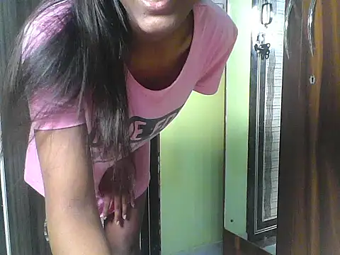 Snapshot of mickle_james chatting on 10/12/25, 06:20 mickle james online show from 10/12/25, 06:20