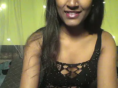 Snapshot of mickle_james chatting on 12/14/25, 03:35 mickle james online show from 12/14/25, 03:35