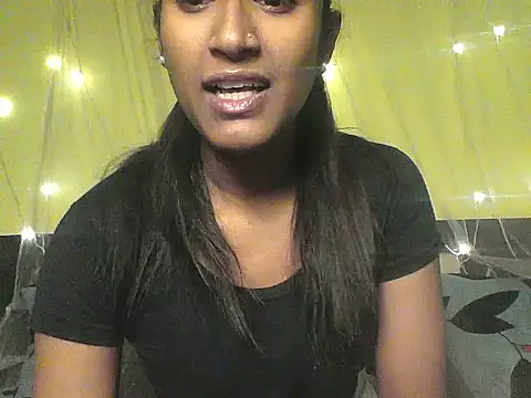 Snapshot of mickle_james chatting on 12/18/25, 03:38 mickle james online show from 12/18/25, 03:38