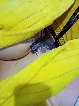 Snapshot of Hnonasix89 chatting on 11/24/25, 01:33 Hnonasix89 online show from 11/24/25, 01:33