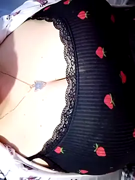 Snapshot of Hnonasix89 chatting on 03/25/26, 03:28 Hnonasix89 online show from 03/25/26, 03:28