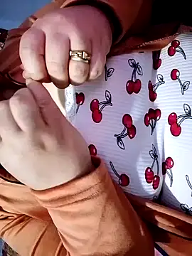 Snapshot of Hnonasix89 chatting on 03/09/26, 06:00 Hnonasix89 online show from 03/09/26, 06:00