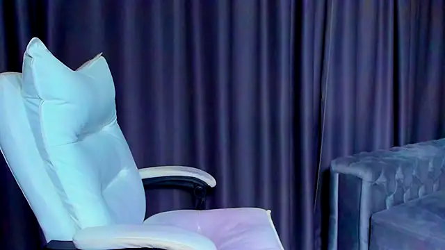 DevashaQueenX online show from 10/21/25, 07:08