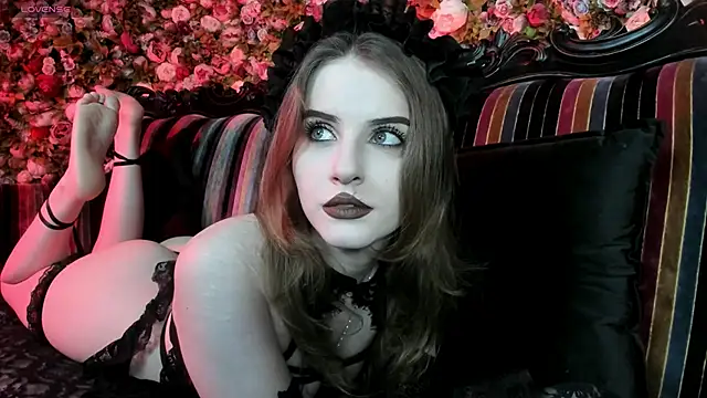 EllieMori online show from 12/18/25, 07:57