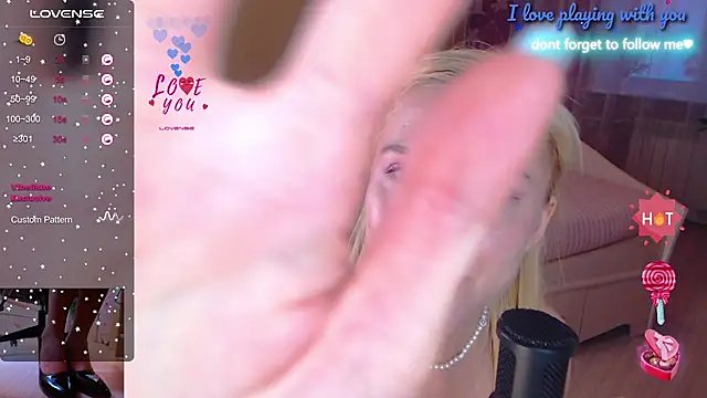 LiSinDoll online show from 10/17/25, 06:39