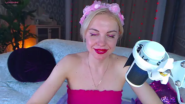 LiSinDoll online show from 12/01/25, 07:09