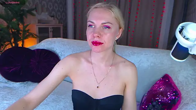 LiSinDoll online show from 11/27/25, 06:47