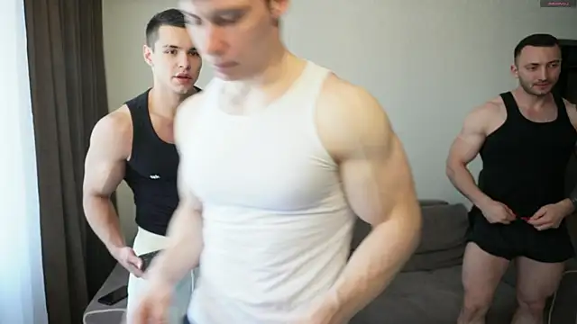 Horny boyzz online show from 05/18/26, 06:51