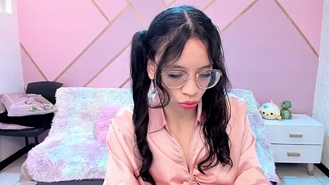 Snapshot of Giaa_rossi chatting on 11/16/25, 01:05 Giaa rossi online show from 11/16/25, 01:05