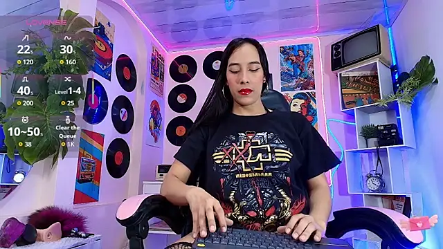 Snapshot of saori_katusmi chatting on 10/21/25, 12:04 saori katusmi online show from 10/21/25, 12:04