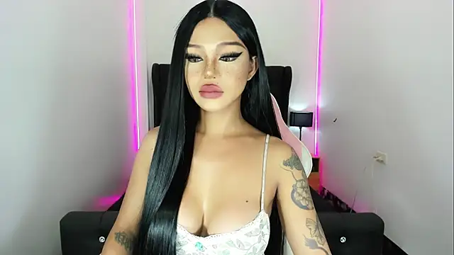 DazzlingDivaLiza online show from 04/17/26, 10:34