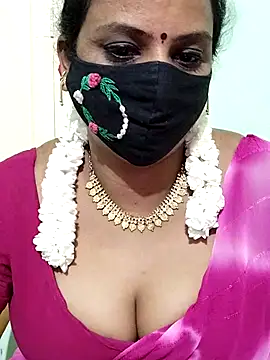 Snapshot of yoga-mithraa chatting on 09/23/25, 06:15 yoga-mithraa online show from 09/23/25, 06:15