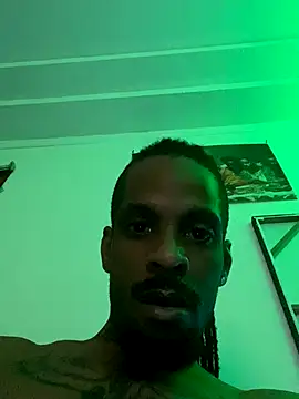 Snapshot of Taydagr8 chatting on 12/15/25, 07:03 Taydagr8 online show from 12/15/25, 07:03