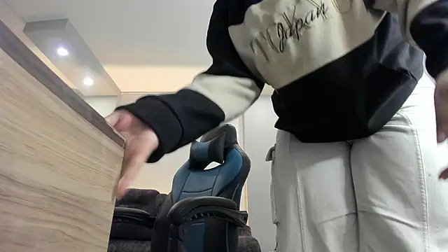 Dakota Mars online show from 03/28/26, 08:10