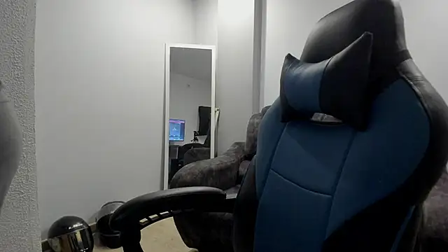 Dakota Mars online show from 04/09/26, 03:52