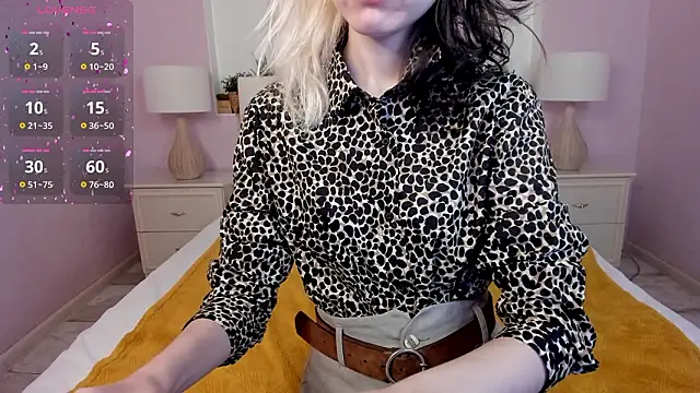 girl next doorr online show from 03/13/26, 01:16