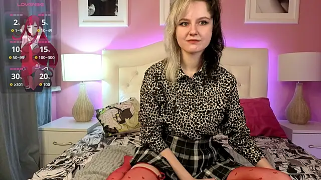 girl next doorr online show from 11/29/25, 01:11